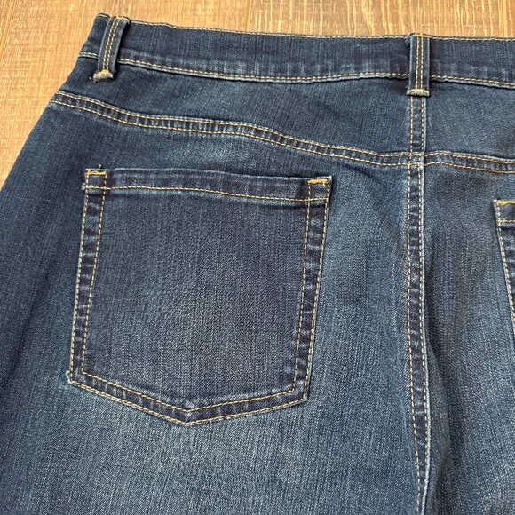 Gloria Vanderbilt Amanda Embroidered Jeans – Size 18 - Picture 9 of 16